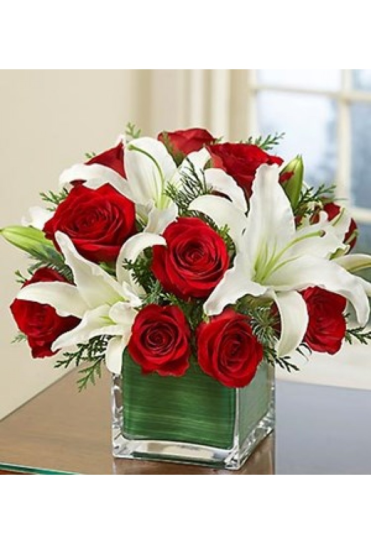 Arrangement of Red Roses .. Arrangement of Red Roses ..