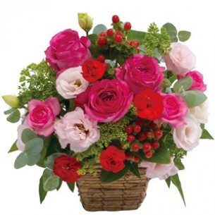 Arrangement in pink and r..