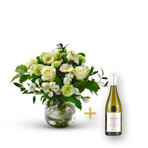 Stylish white bouquet wit..