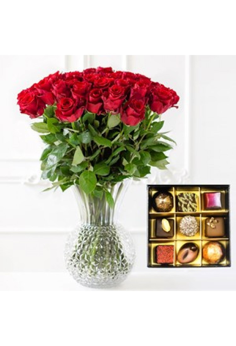 15 roses and a box of cho.. 15 roses and a box of cho..