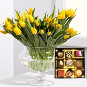 Bouquet of tulips with a .. Bouquet of tulips with a ..