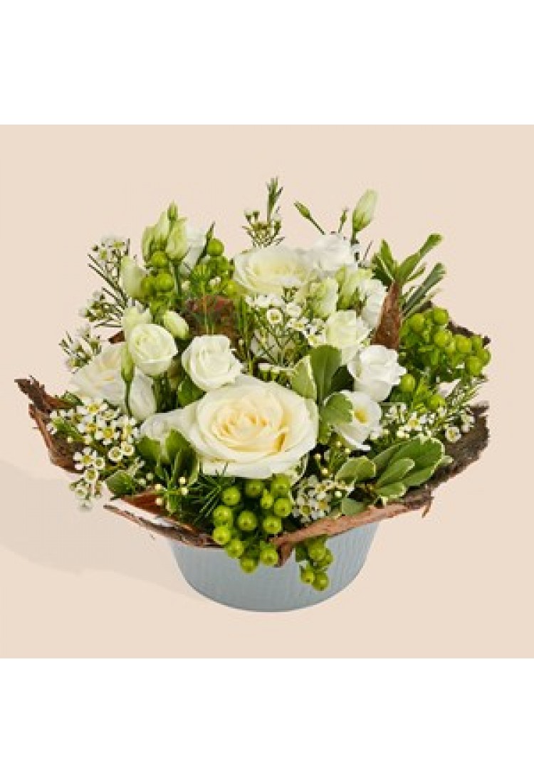 Cocon white flower arrang.. Cocon white flower arrang..