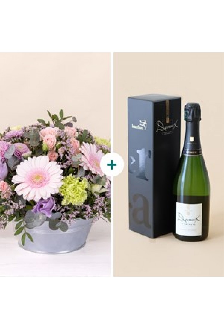 Pastel bloom and champagn..