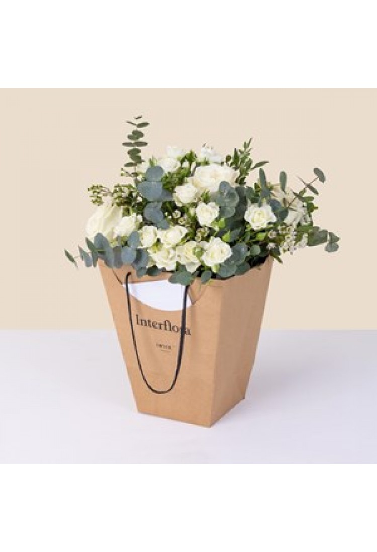 White and green bouquet w..