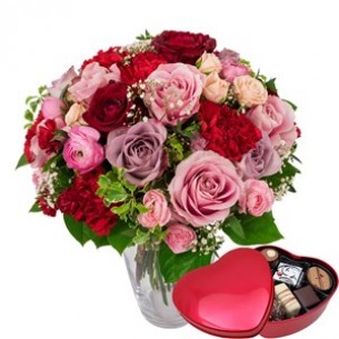 Wonderwoman with red choc..