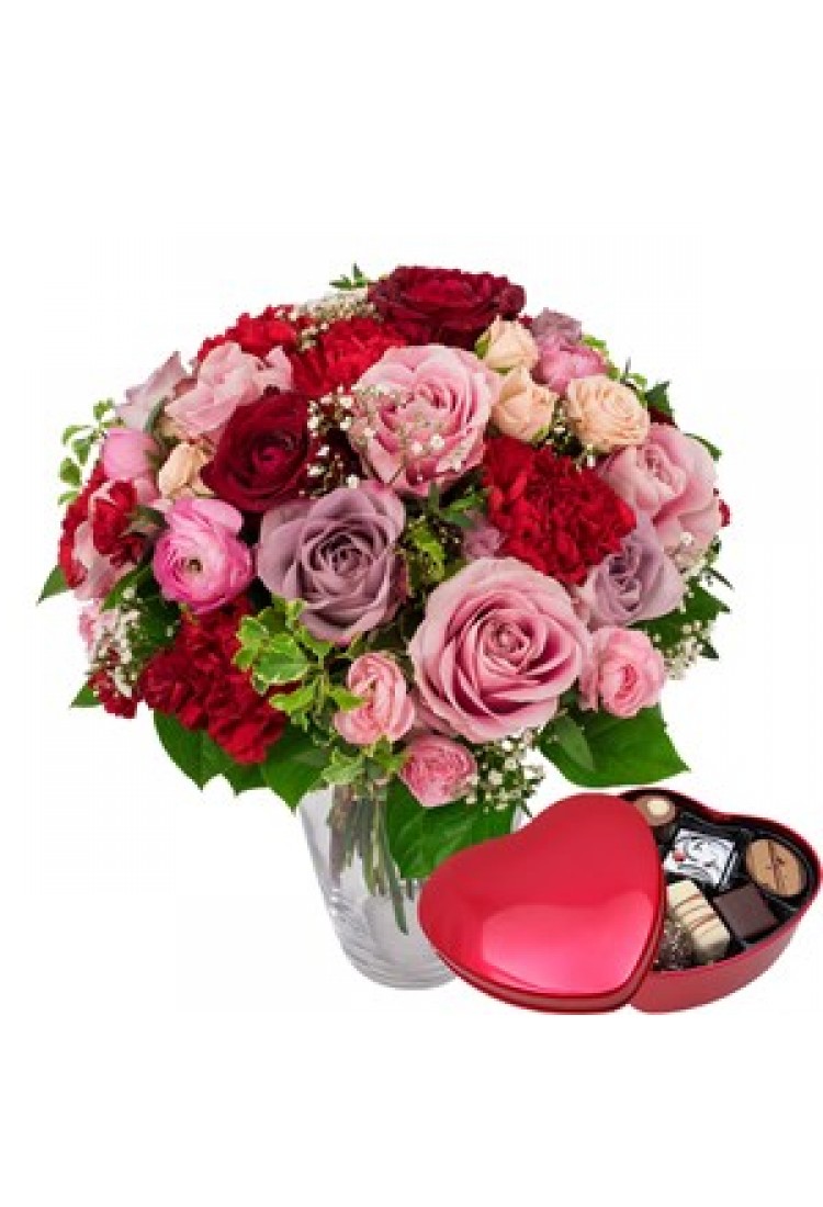 Wonderwoman with red choc..