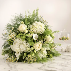 Prestigious white bouquet.. Prestigious white bouquet..