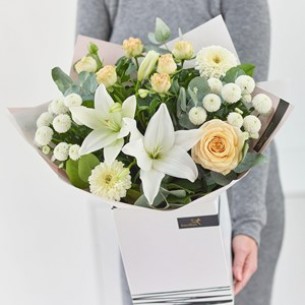 Beautiful Neutral Bouquet..