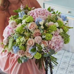 Pure Luxury Pastel Bouque..