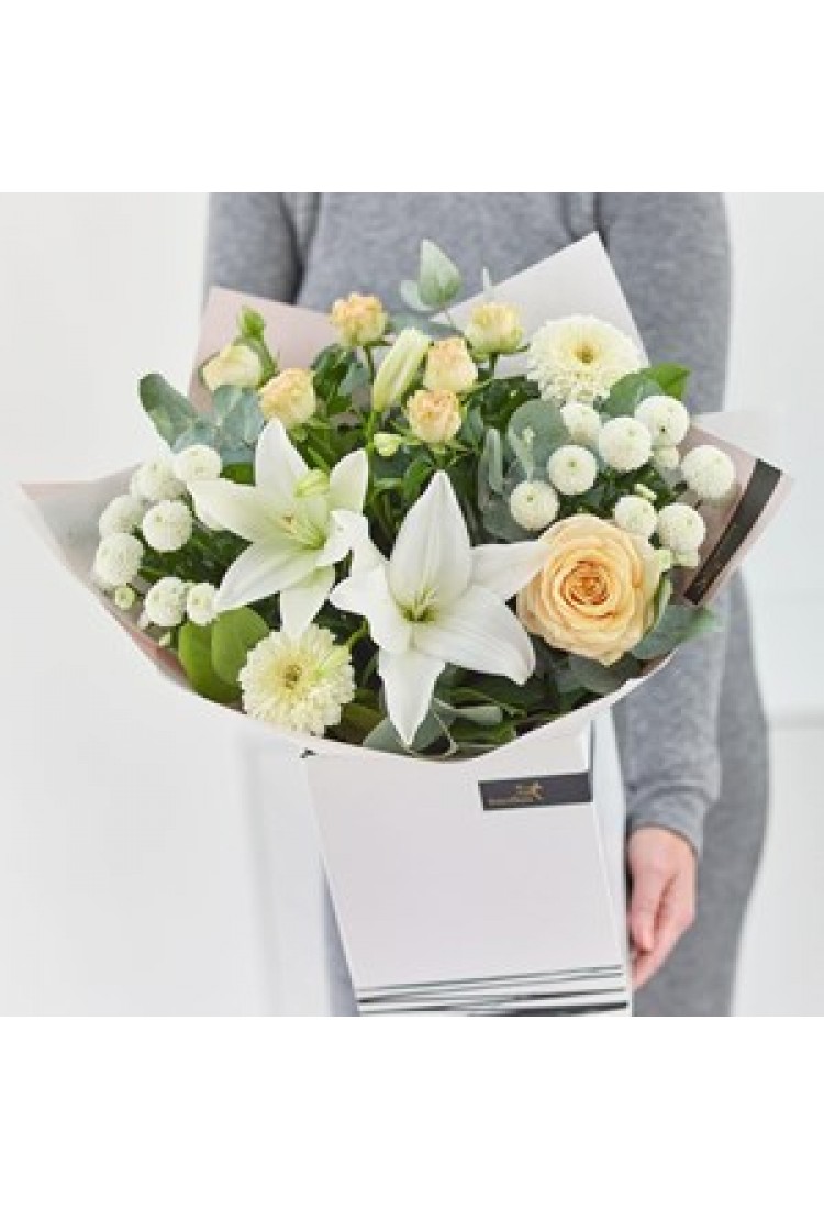 Beautiful Neutral Bouquet..