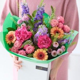 Lavish Bright Bouquet..