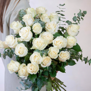 25 White Roses..