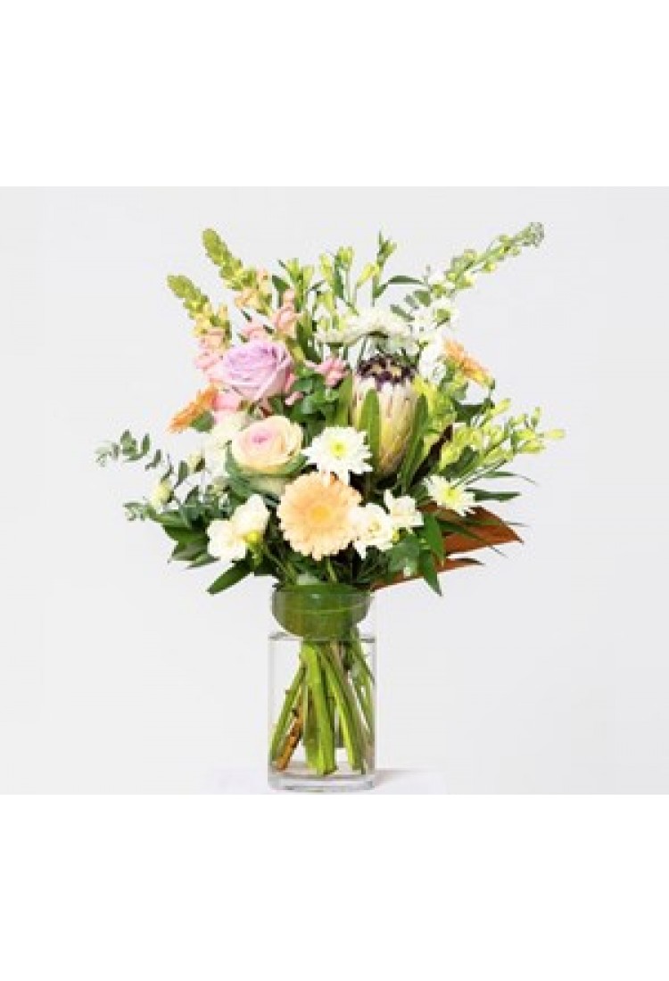 Seasonal Pastel Bouquet i..