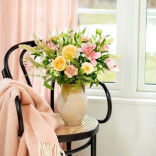 Bouquet of seasonal cut f..