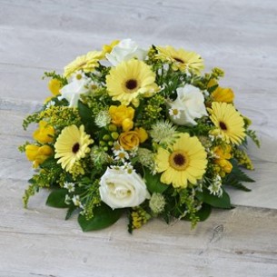 Large Scented Yellow Posy..